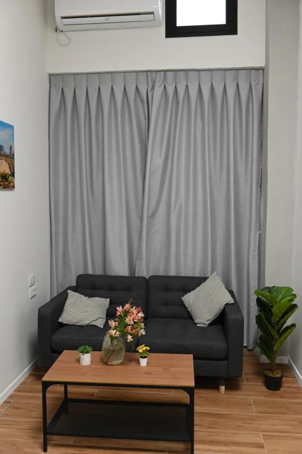 Kalvin Apartments By Levinsky Market تل أبيب المظهر الخارجي الصورة