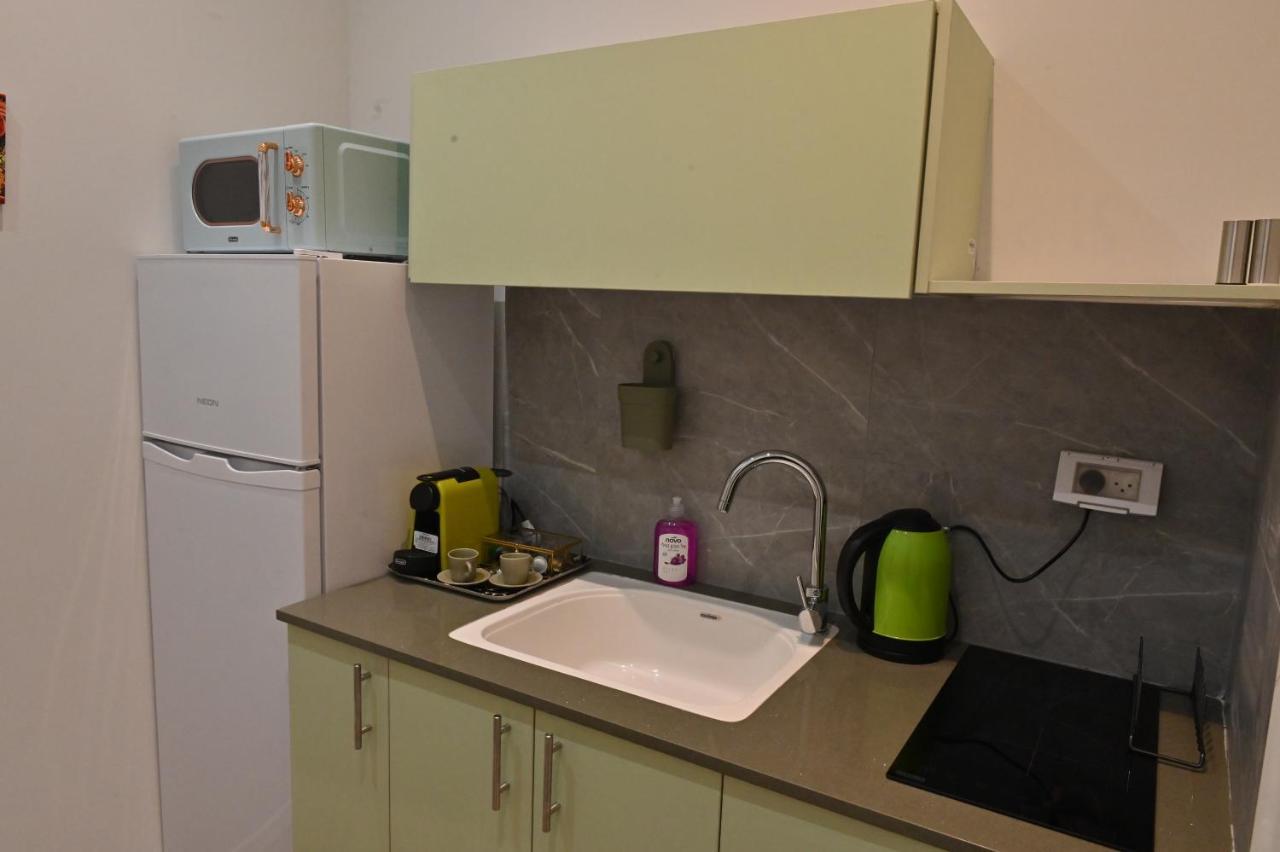 Kalvin Apartments By Levinsky Market تل أبيب المظهر الخارجي الصورة